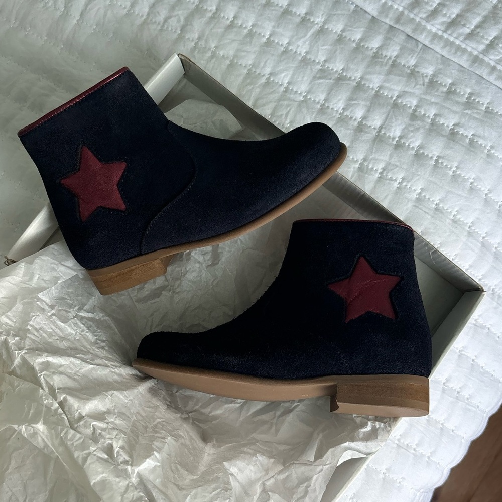 Bonton Suede Boots with Stars